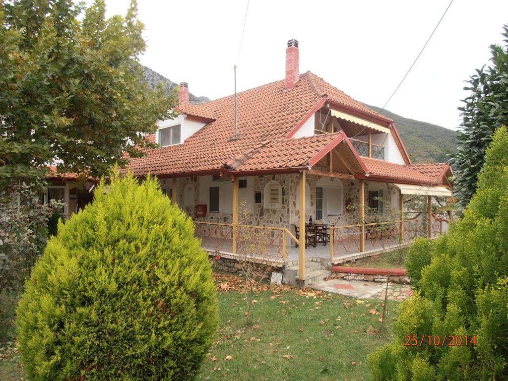 Guesthouse Agnandi Káto Loutrákion Zimmer foto