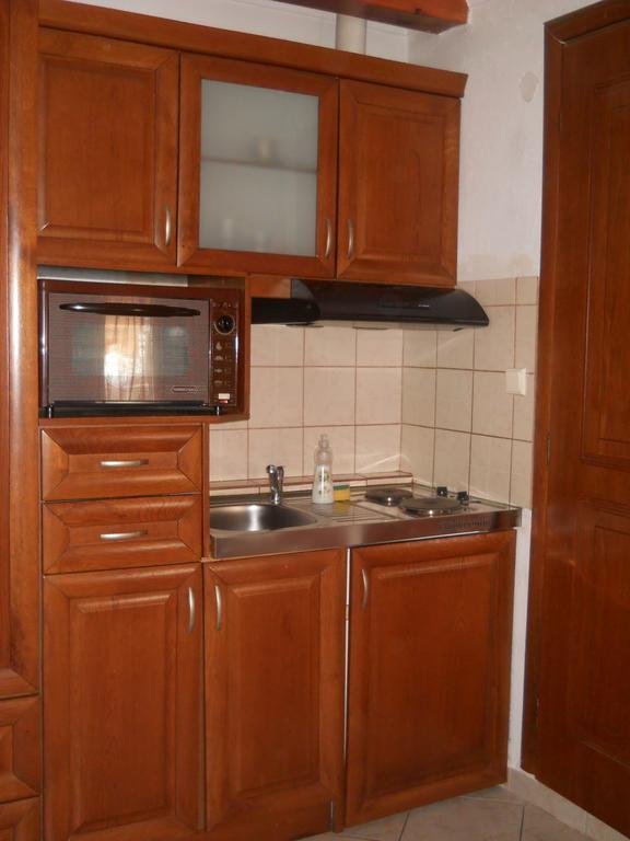 Guesthouse Agnandi Káto Loutrákion Zimmer foto