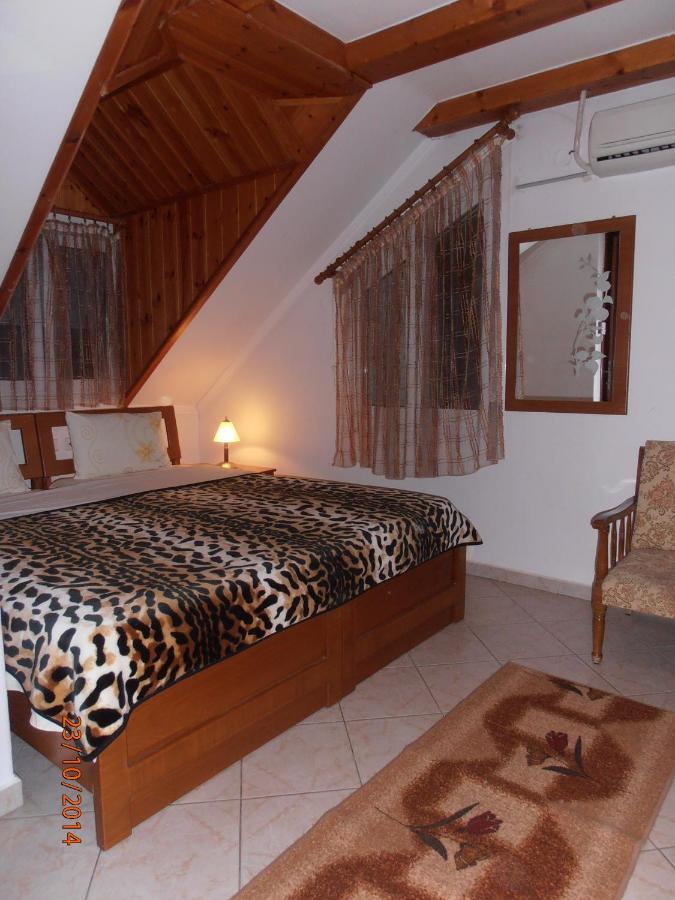 Guesthouse Agnandi Káto Loutrákion Exterior foto